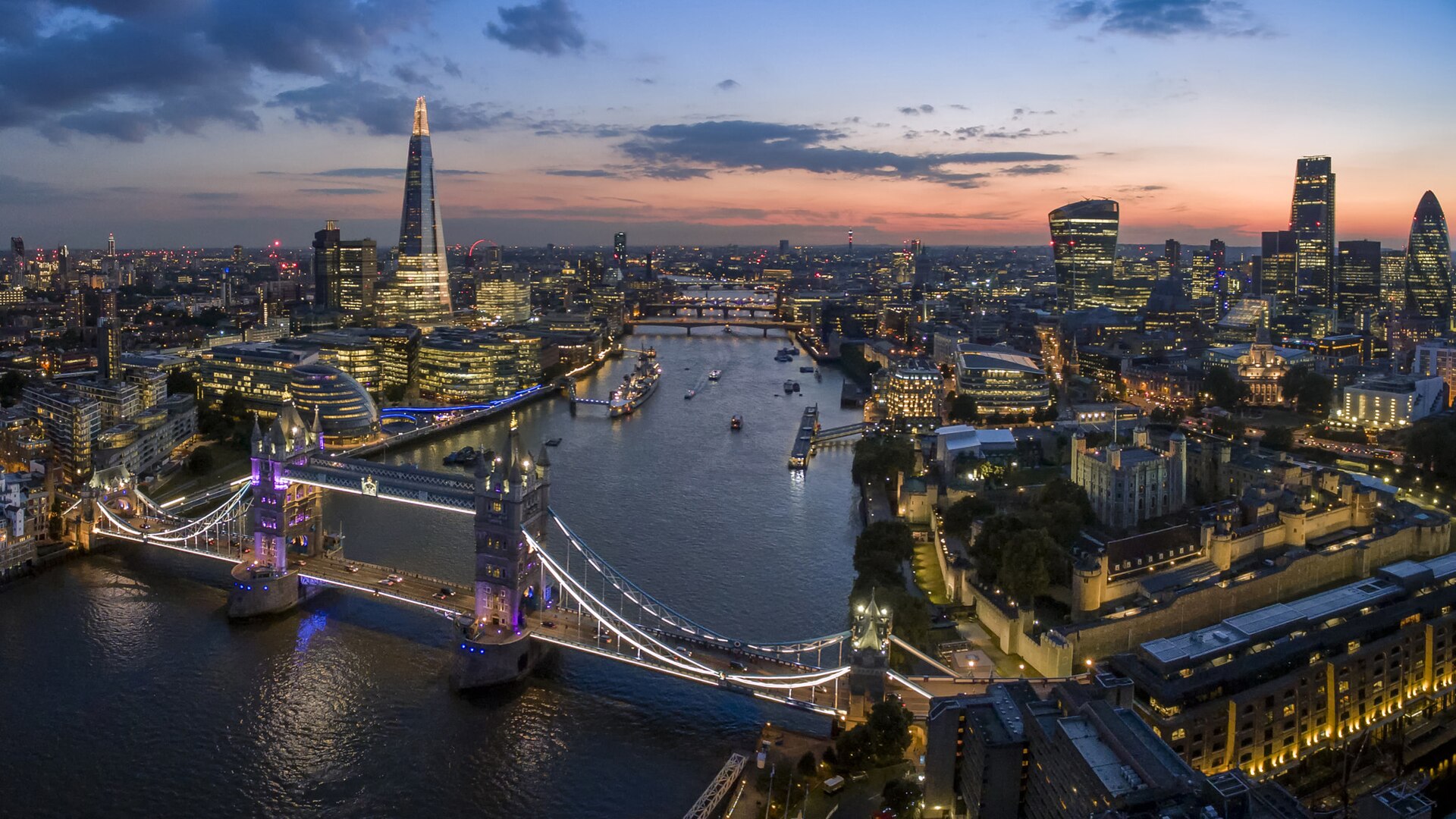 London — Wikimedia Commons (Wikipedia summary image) photo